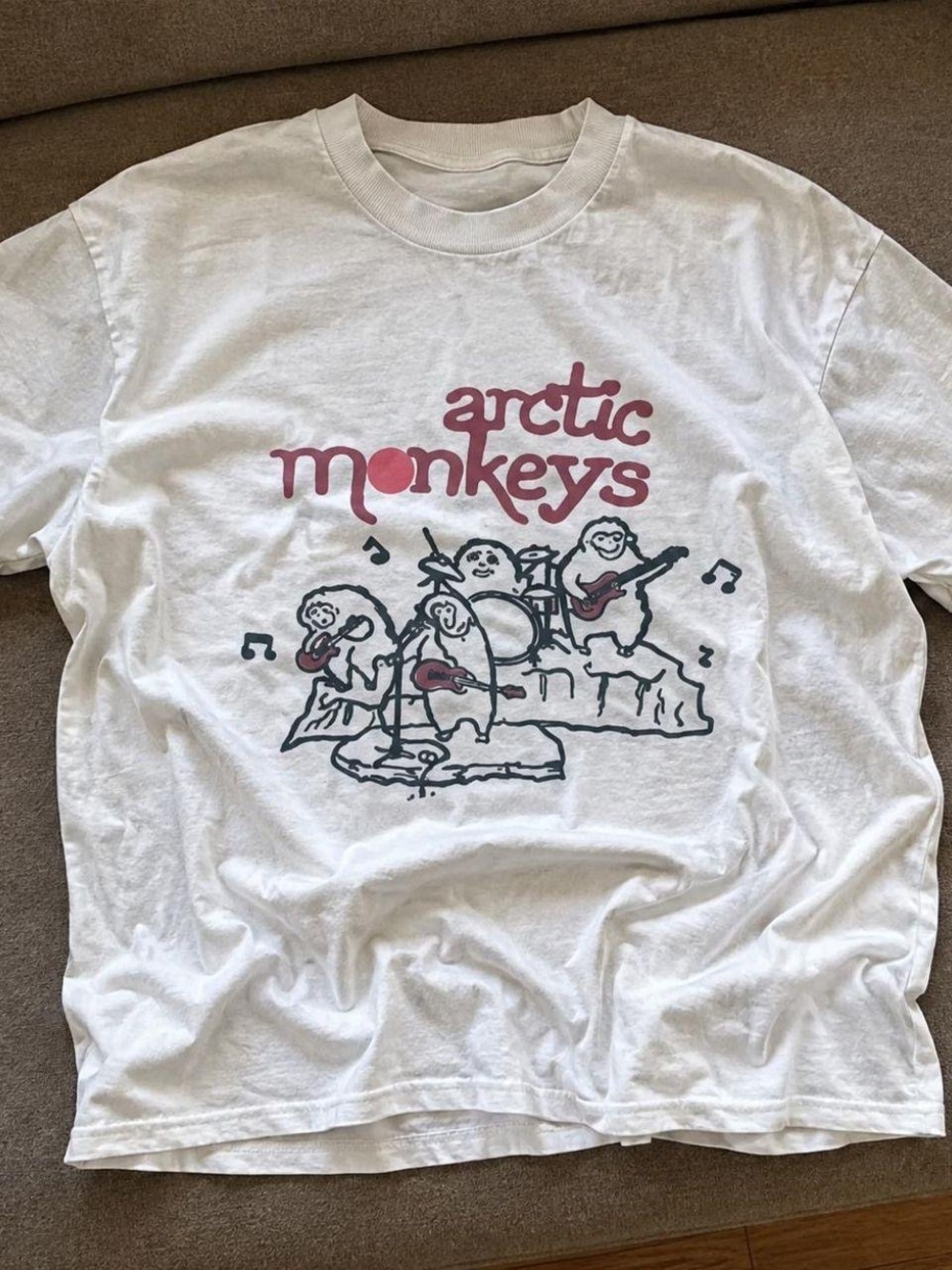Gildan White Tee with Pink Arctic Monkeys Print